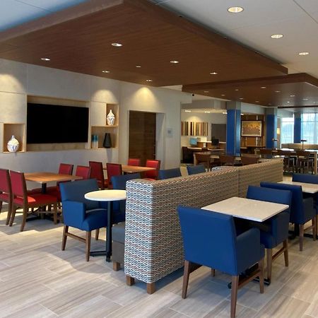 Holiday Inn Express & Suites - Aurora By Ihg Экстерьер фото