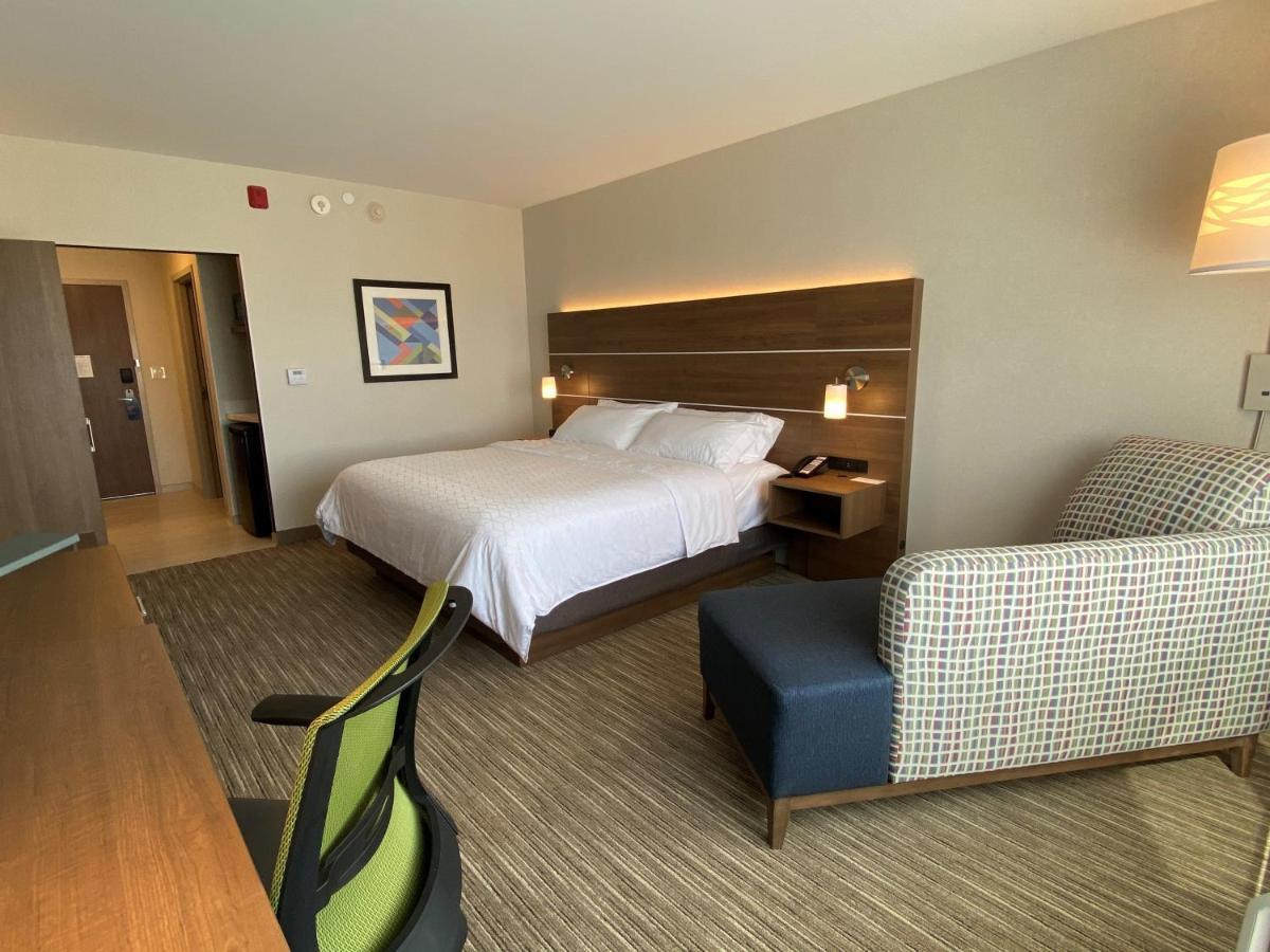 Holiday Inn Express & Suites - Aurora By Ihg Экстерьер фото