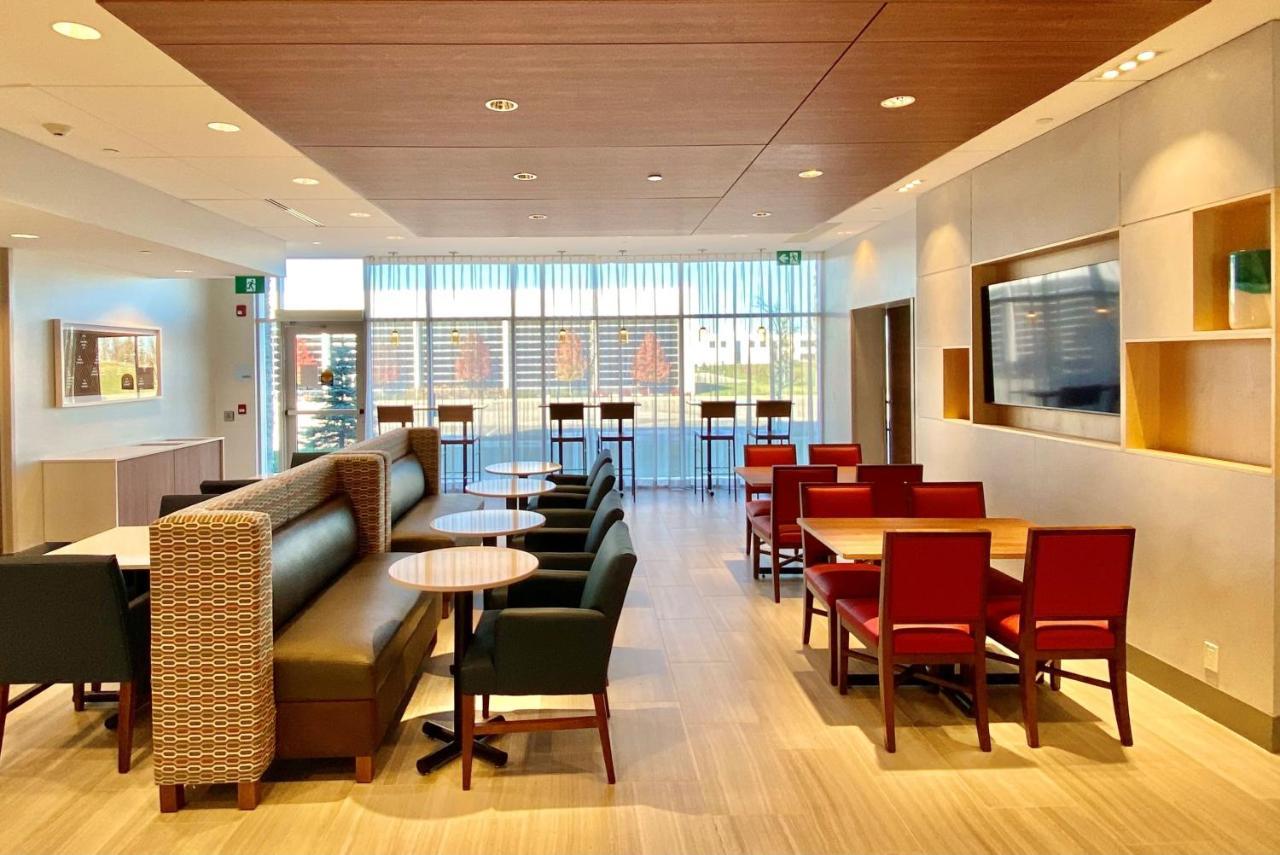 Holiday Inn Express & Suites - Aurora By Ihg Экстерьер фото