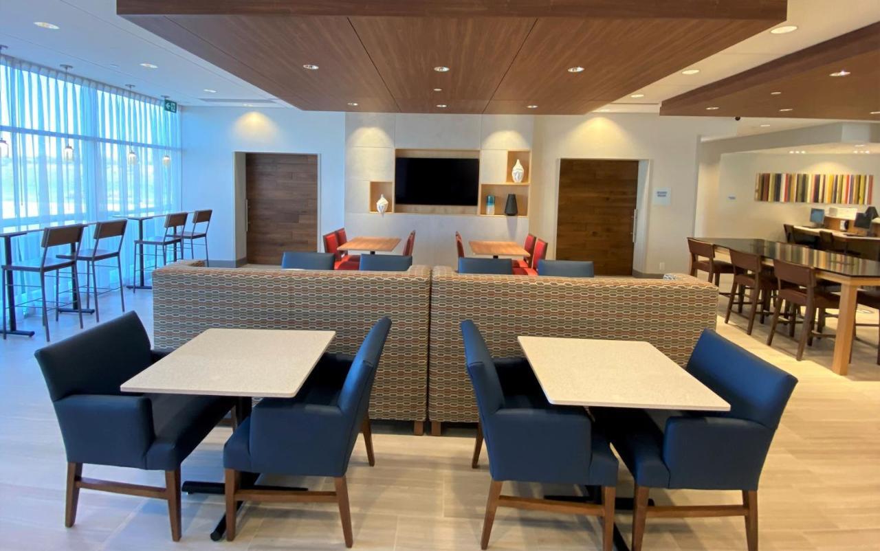 Holiday Inn Express & Suites - Aurora By Ihg Экстерьер фото