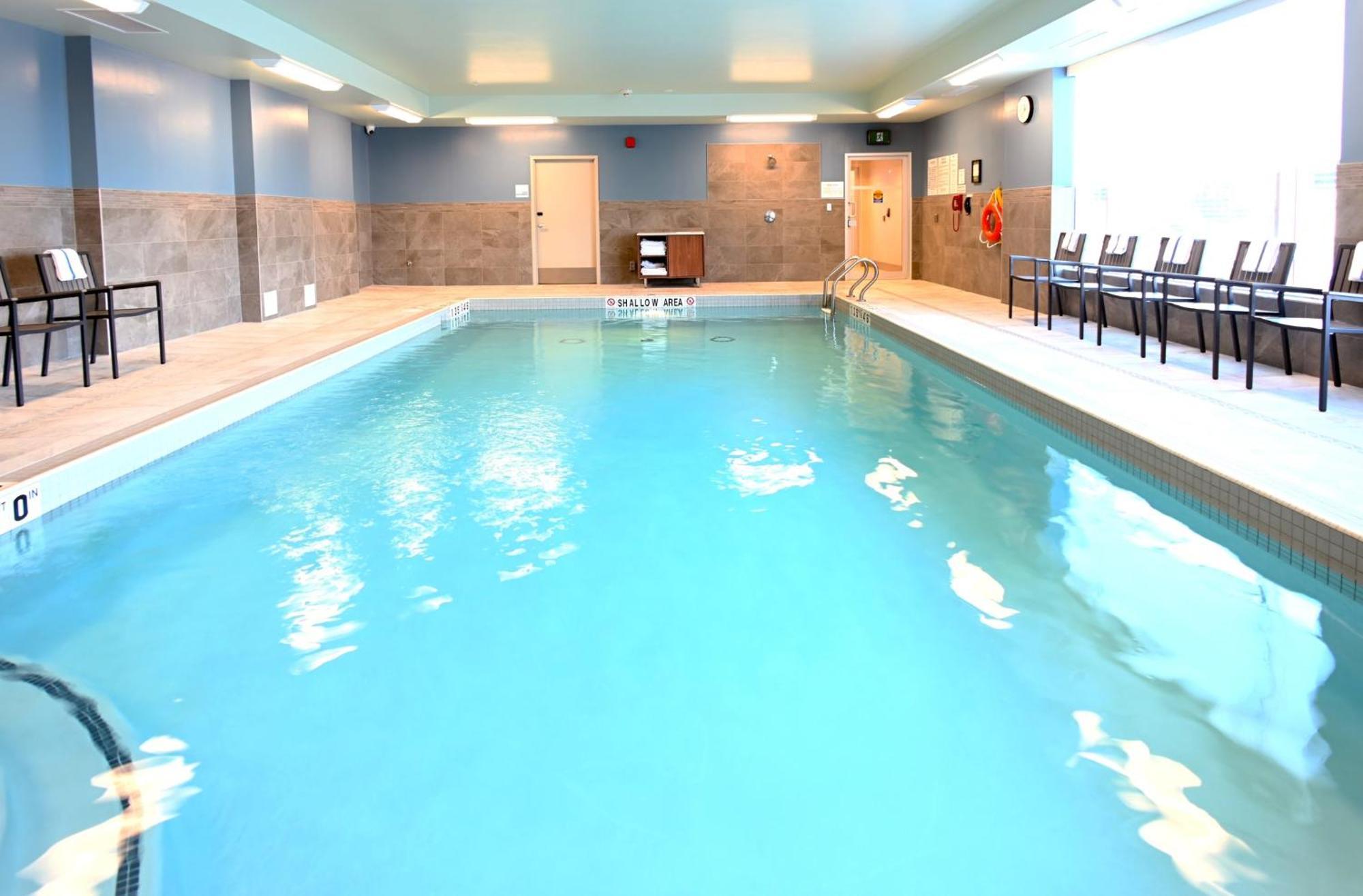 Holiday Inn Express & Suites - Aurora By Ihg Экстерьер фото