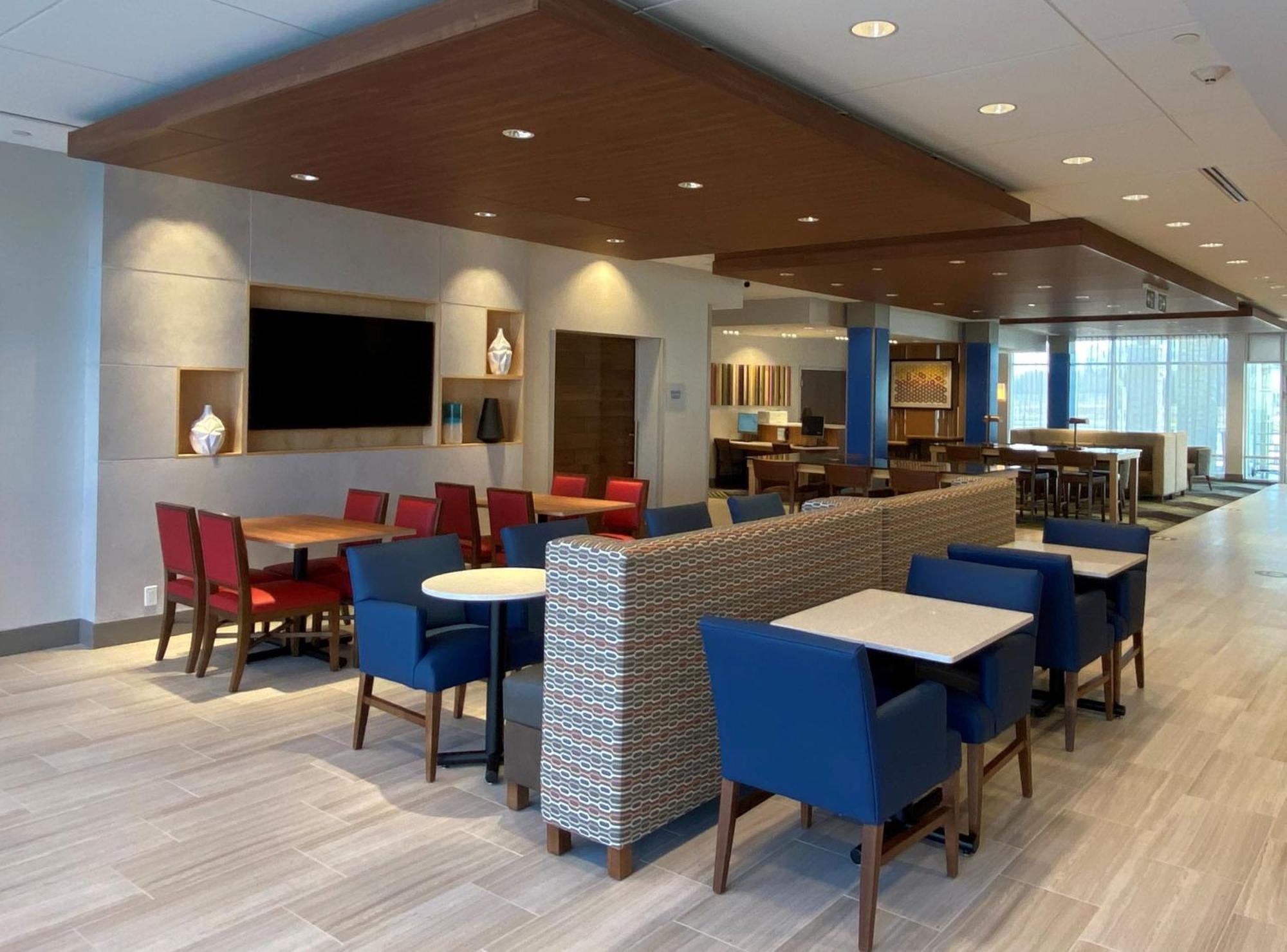 Holiday Inn Express & Suites - Aurora By Ihg Экстерьер фото